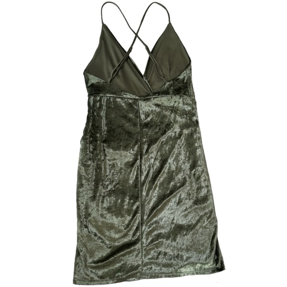 LUCY IN THE SKY Ruched Cross-Back Dress in Green Velvet Size Medium - Picture 6 of 10